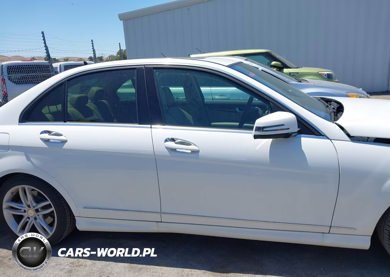 2014 Mercedes-Benz C 250 Sport VIN:WDDGF4HB0EG245184 - 14