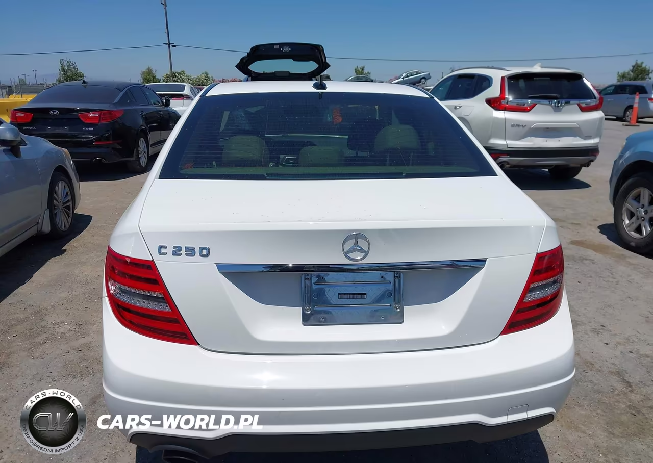 2014 Mercedes-Benz C 250 Sport VIN:WDDGF4HB0EG245184 - 17