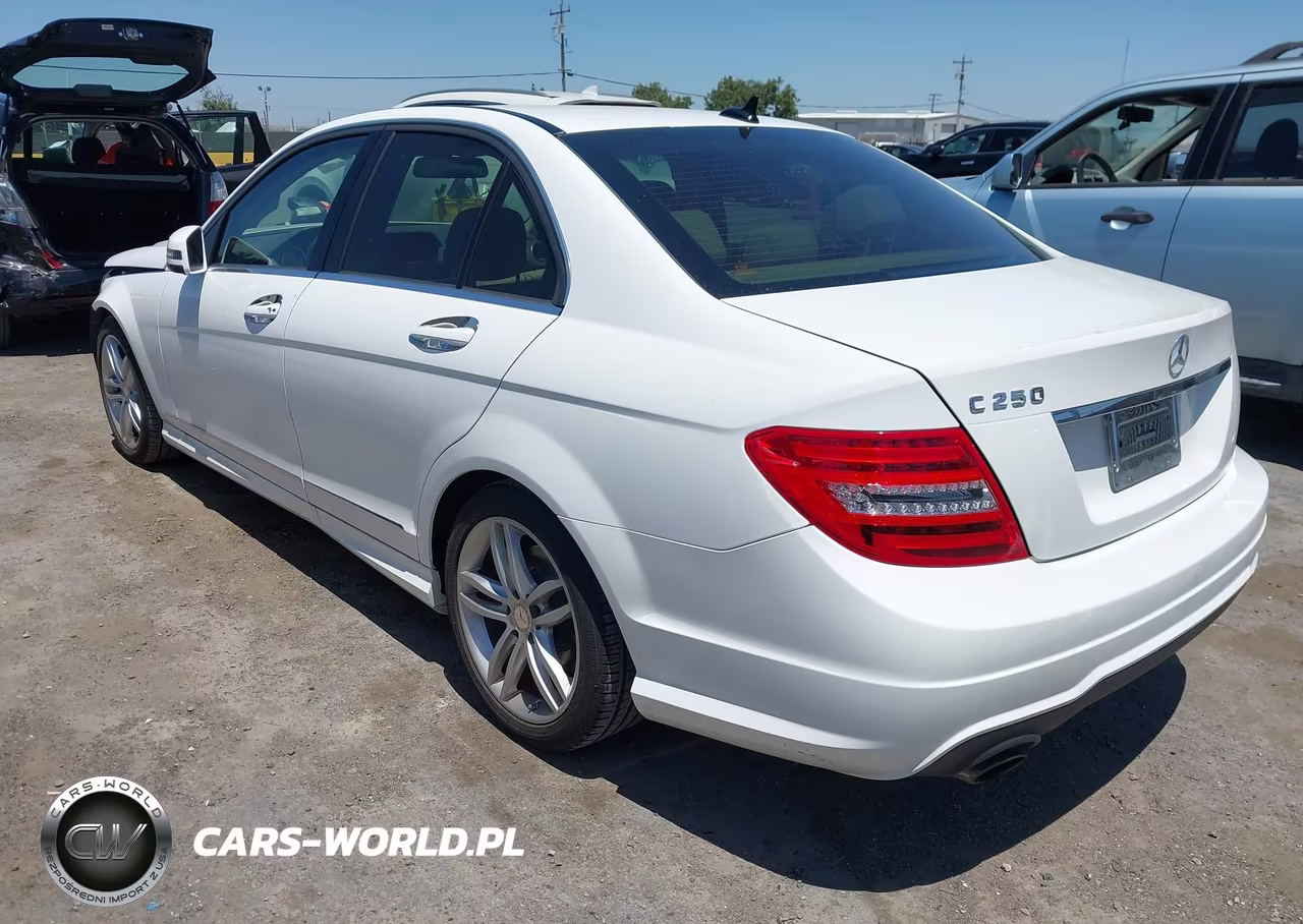 2014 Mercedes-Benz C 250 Sport VIN:WDDGF4HB0EG245184 - 3