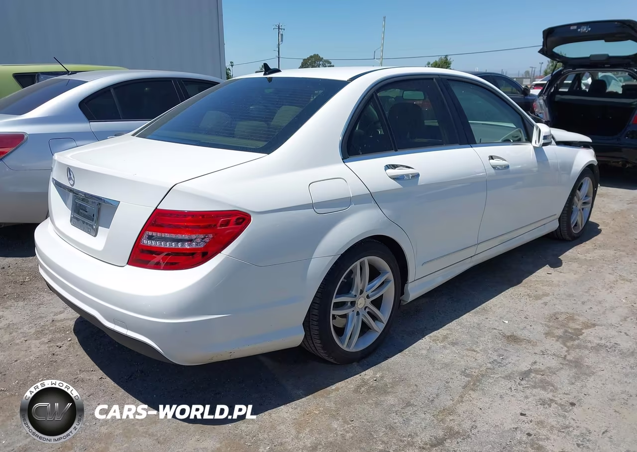 2014 Mercedes-Benz C 250 Sport VIN:WDDGF4HB0EG245184 - 4
