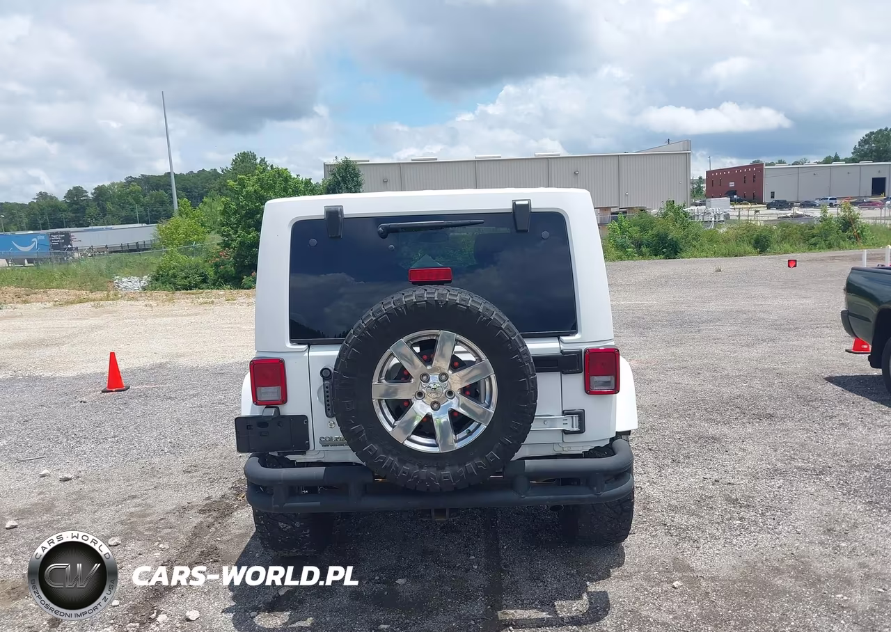 2017 Jeep Wrangler Unlimited Sahara 4X4 VIN:1C4BJWEG2HL515798 - 16