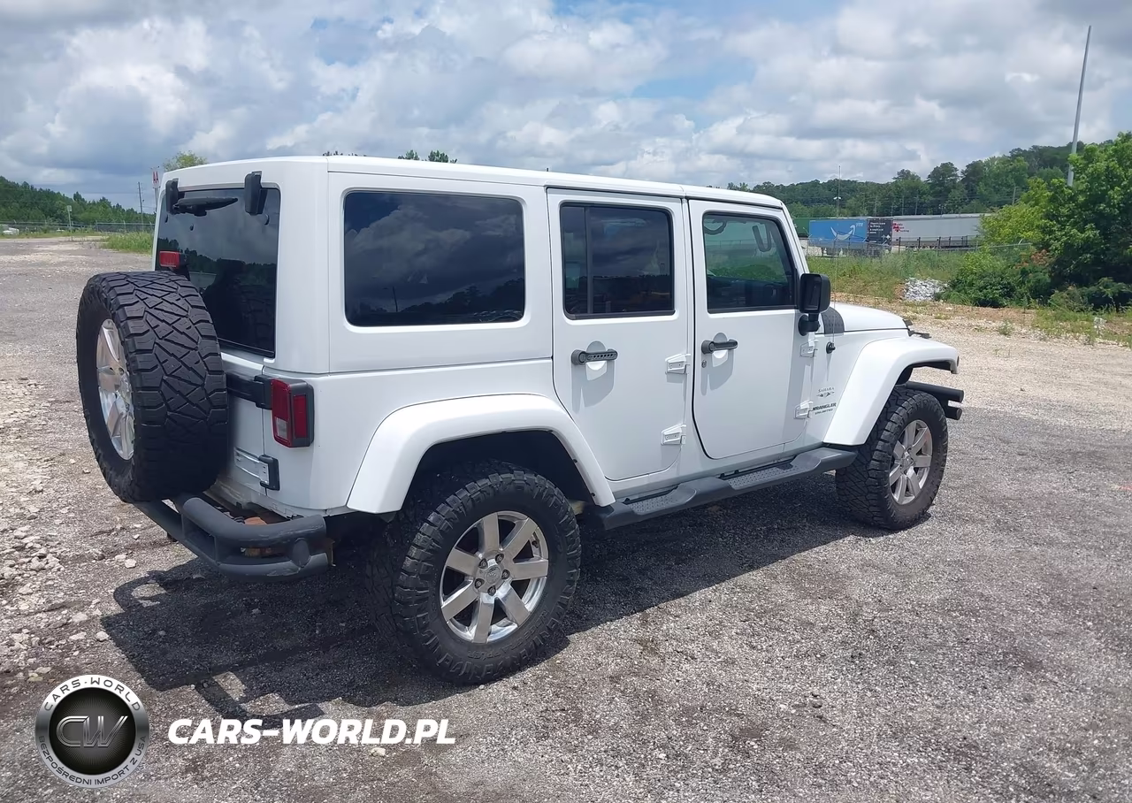 2017 Jeep Wrangler Unlimited Sahara 4X4 VIN:1C4BJWEG2HL515798 - 4