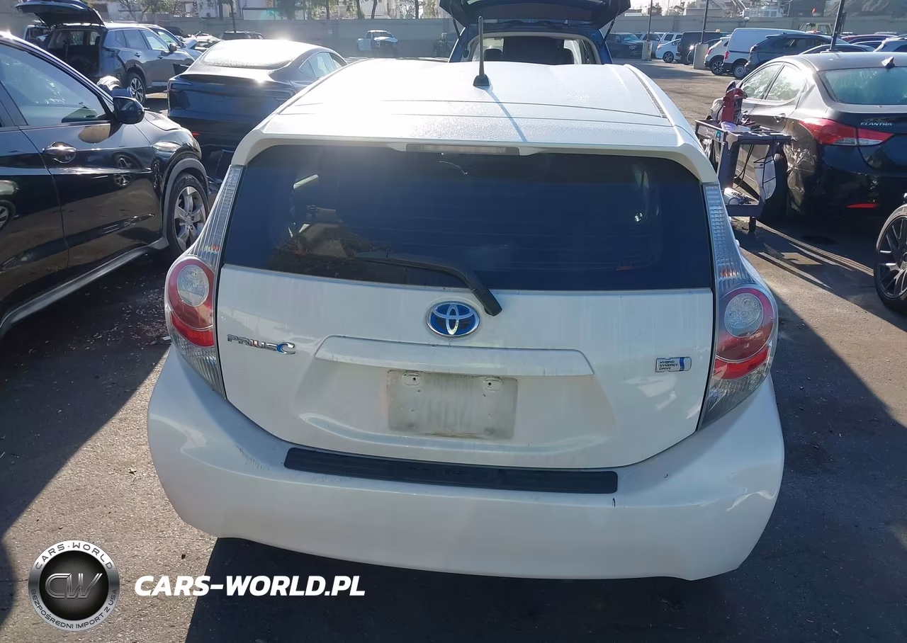 2012 Toyota Prius C Two VIN:JTDKDTB33C1521671 - 15