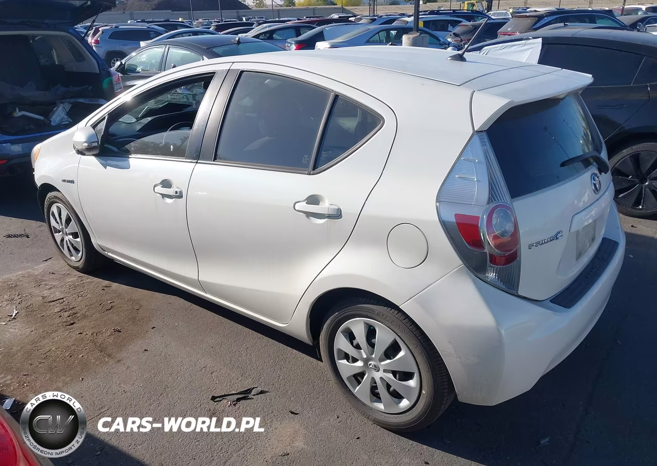 2012 Toyota Prius C Two VIN:JTDKDTB33C1521671 - 3
