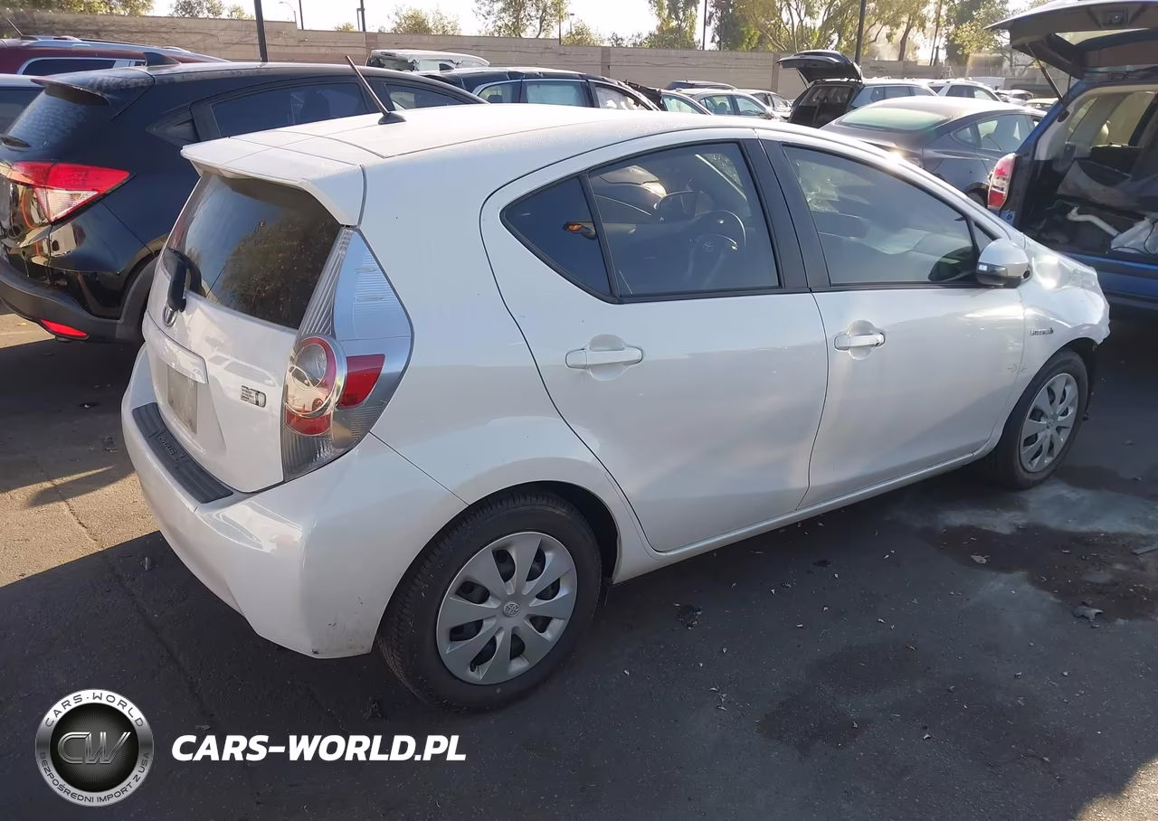 2012 Toyota Prius C Two VIN:JTDKDTB33C1521671 - 4