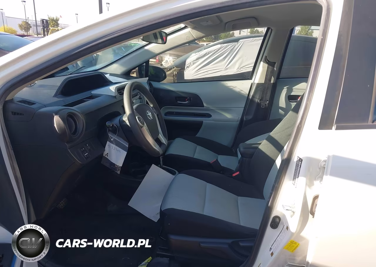 2012 Toyota Prius C Two VIN:JTDKDTB33C1521671 - 5