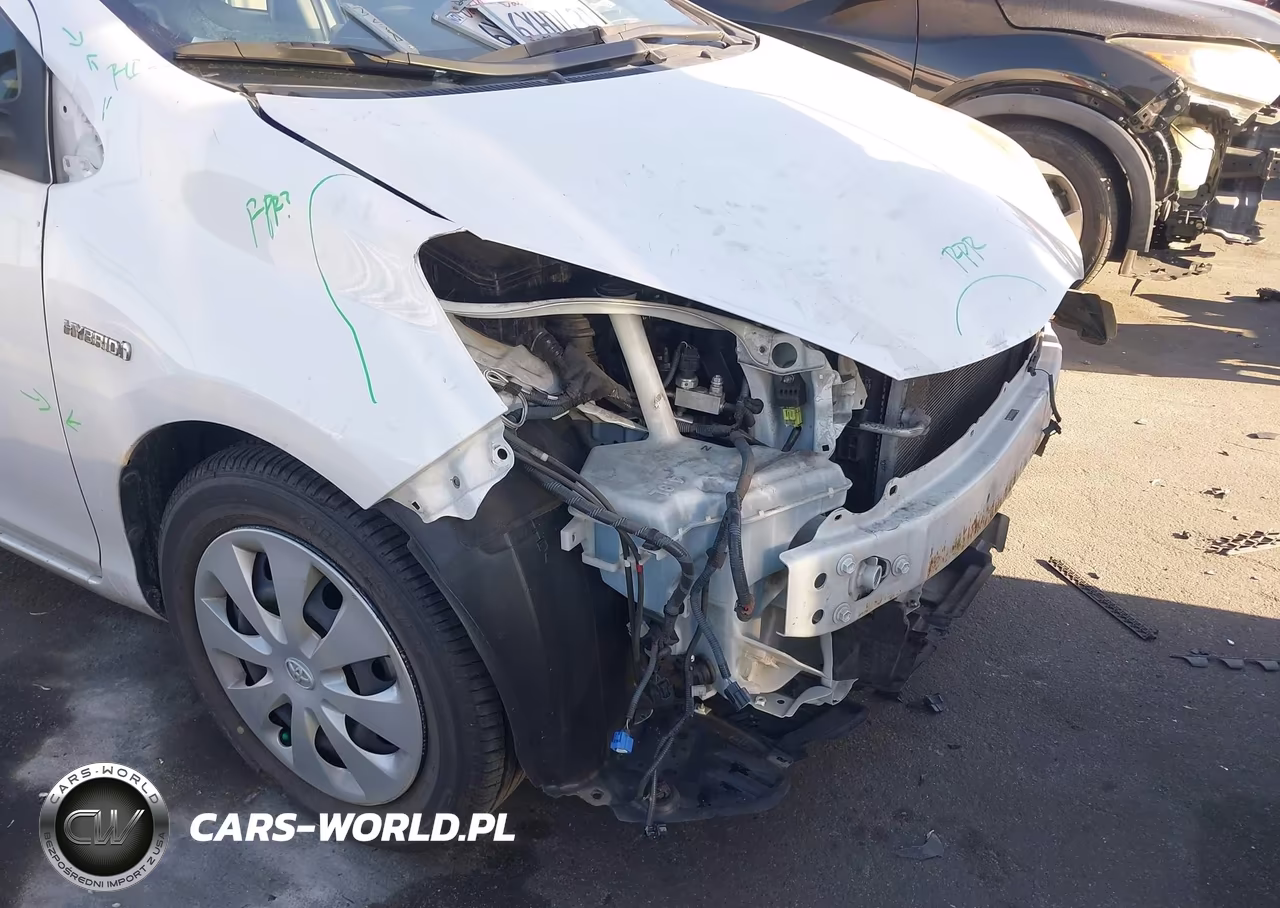 2012 Toyota Prius C Two VIN:JTDKDTB33C1521671 - 6