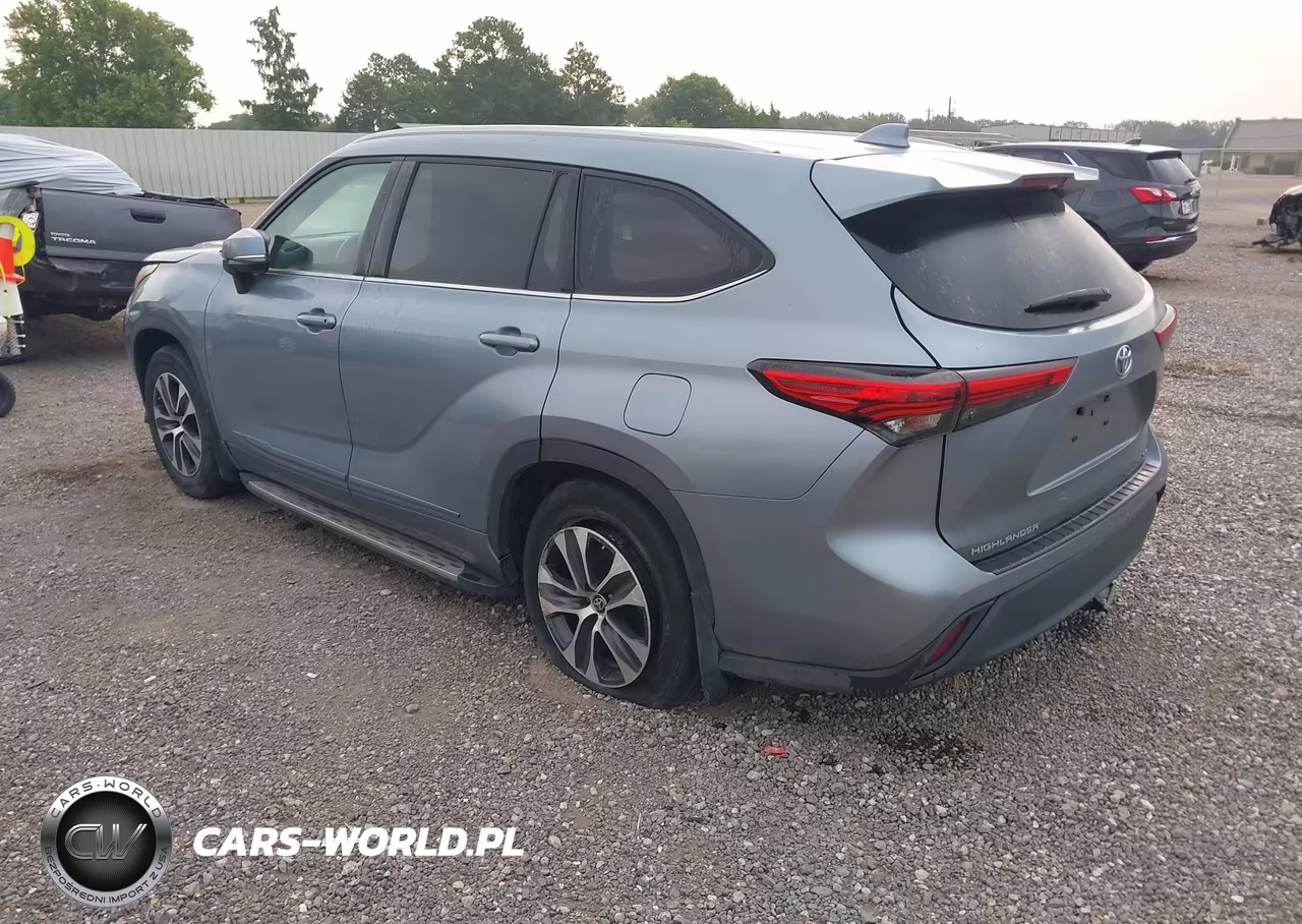 2022 Toyota Highlander Xle VIN:5TDGZRAHXNS095748 - 3