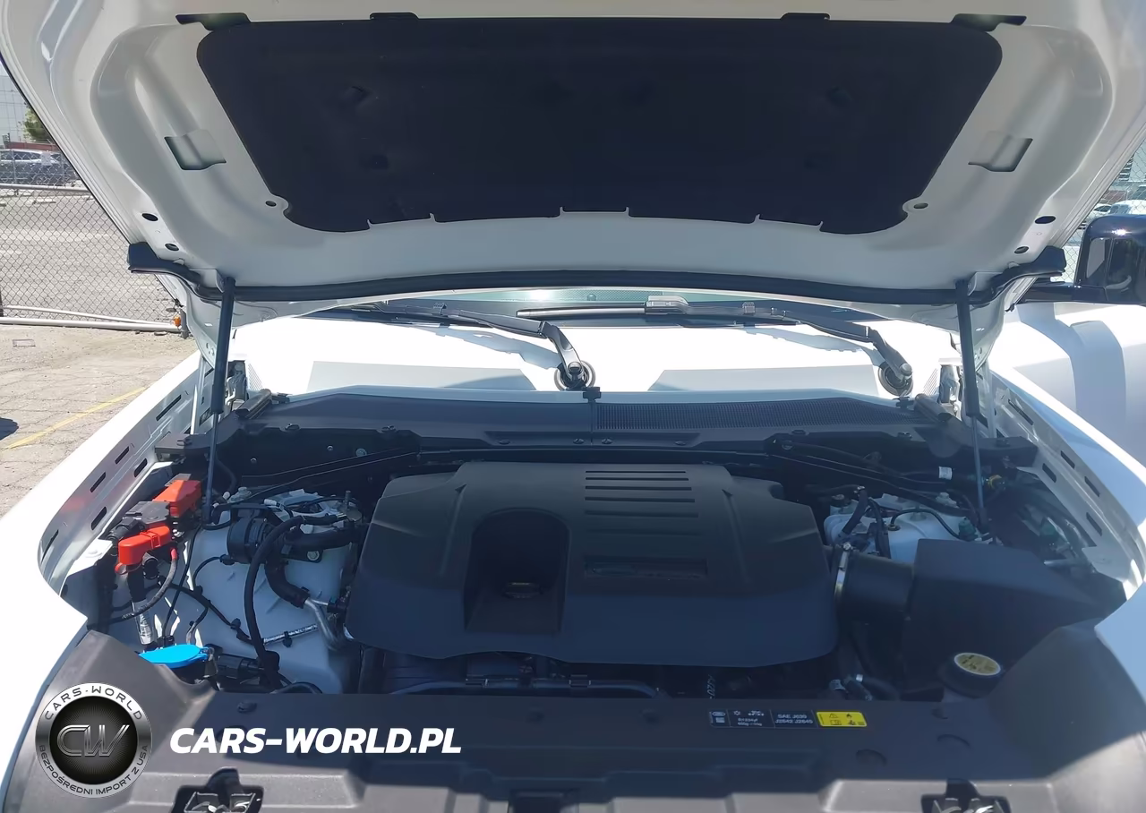 2025 Land Rover Defender 110 P400 X-Dynamic Se VIN:SALE27EU9S2367712 - 10