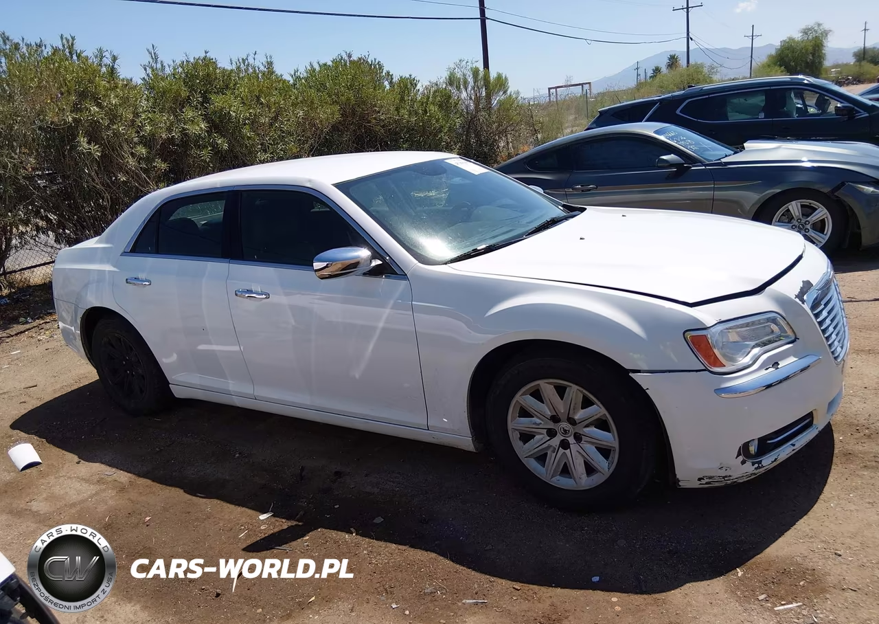 2013 Chrysler 300C VIN:2C3CCAEG8DH621587 - 12