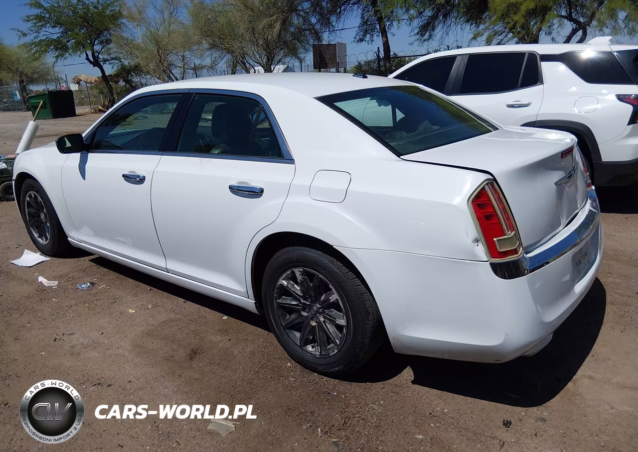 2013 Chrysler 300C VIN:2C3CCAEG8DH621587 - 3