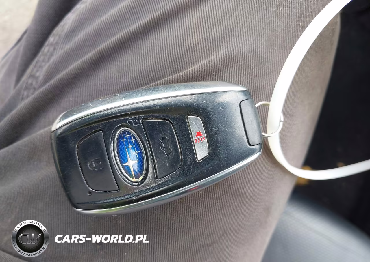 2019 Subaru Forester Touring VIN:JF2SKAWC0KH563100 - 11