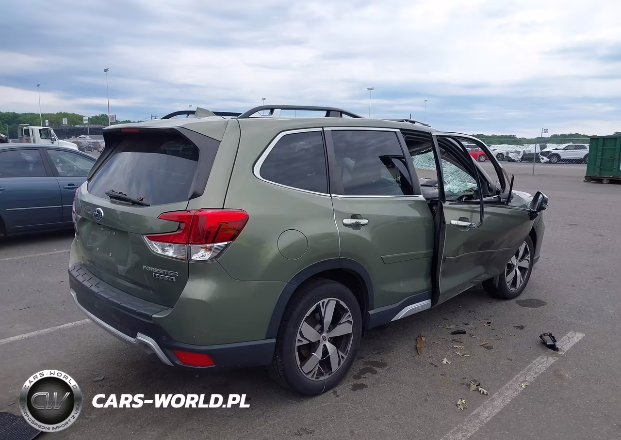 2019 Subaru Forester Touring VIN:JF2SKAWC0KH563100 - 4