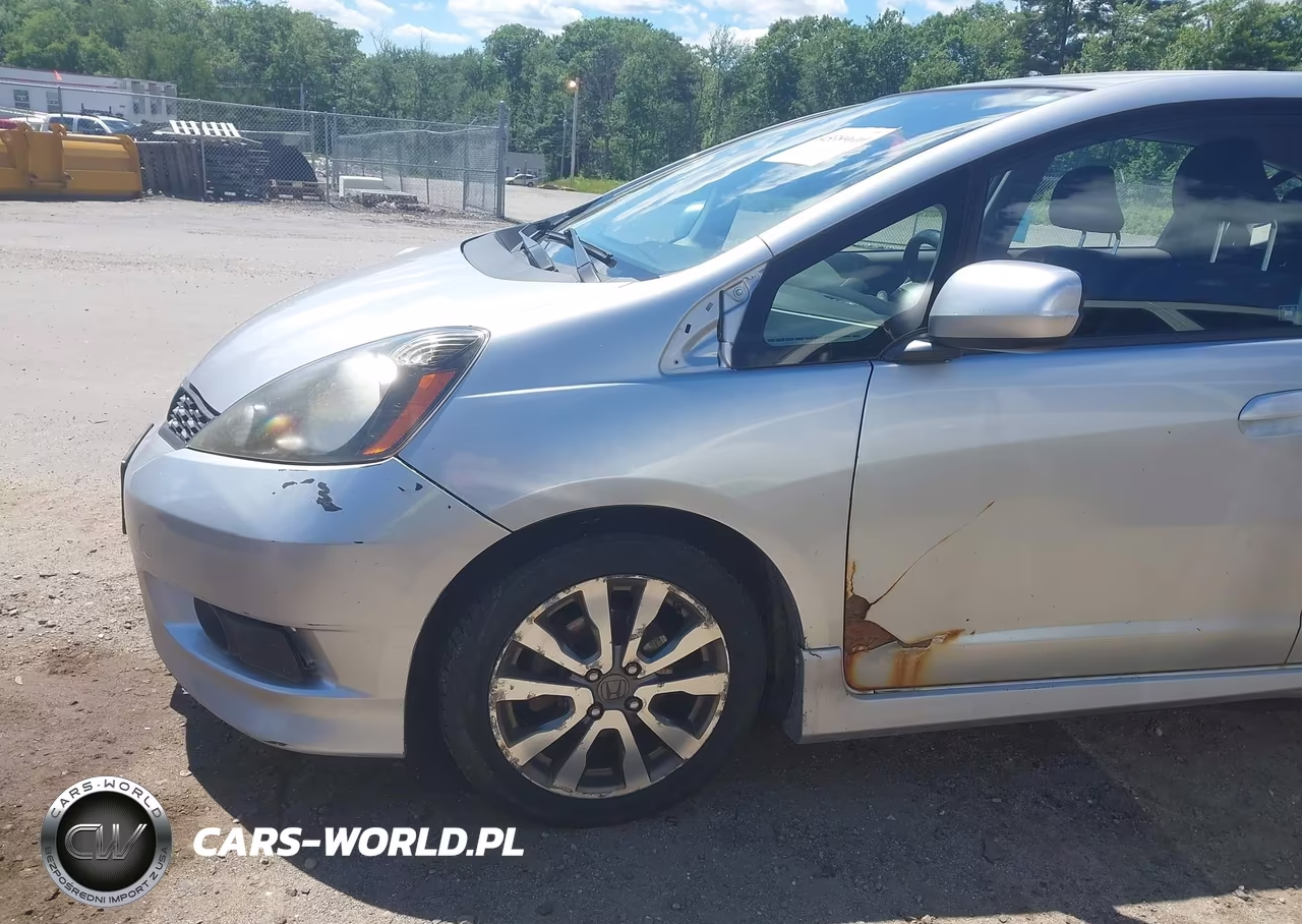 2013 Honda Fit Sport VIN:JHMGE8G5XDC041206 - 6