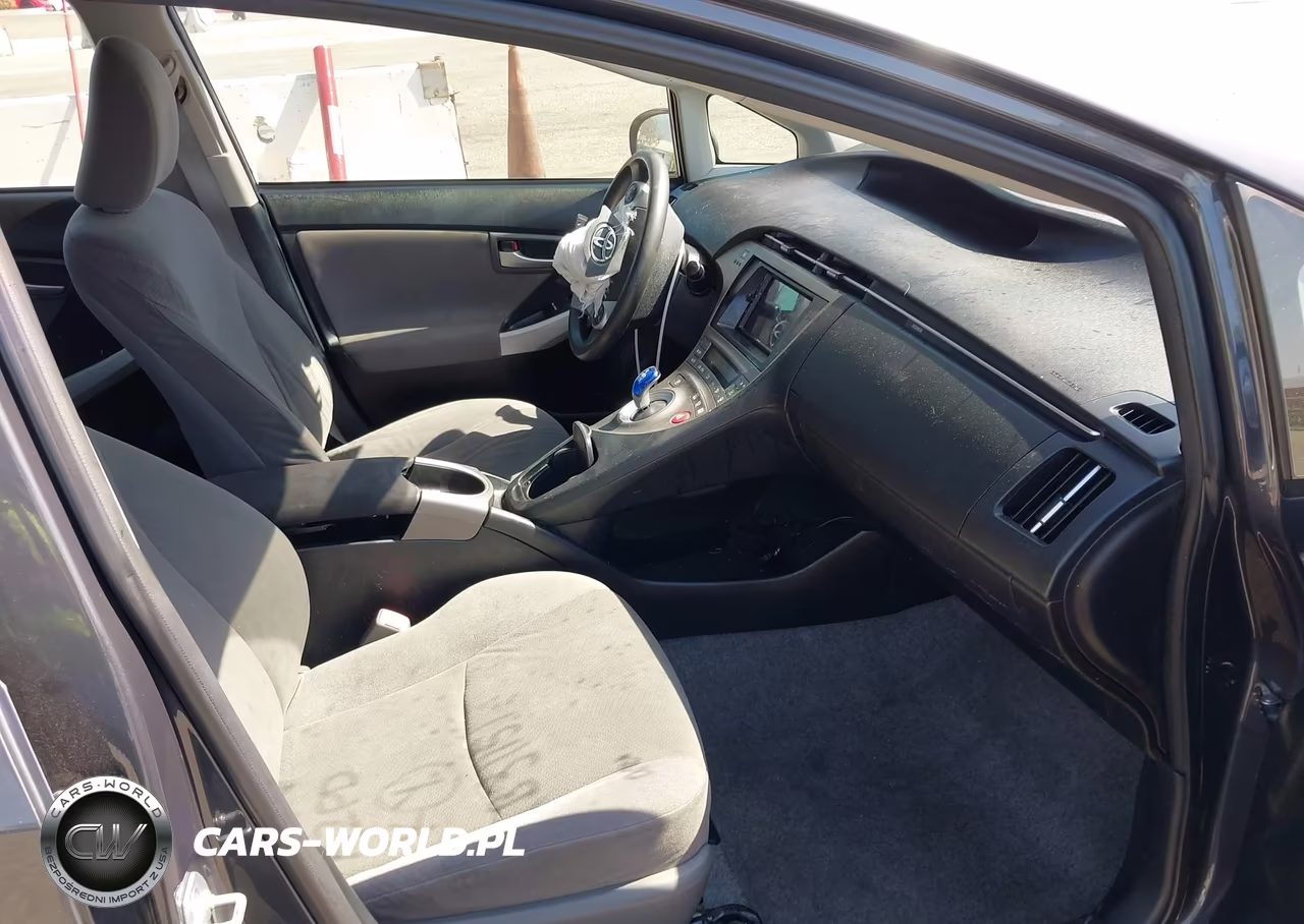 2012 Toyota Prius Two VIN:JTDKN3DUXC5388662 - 5