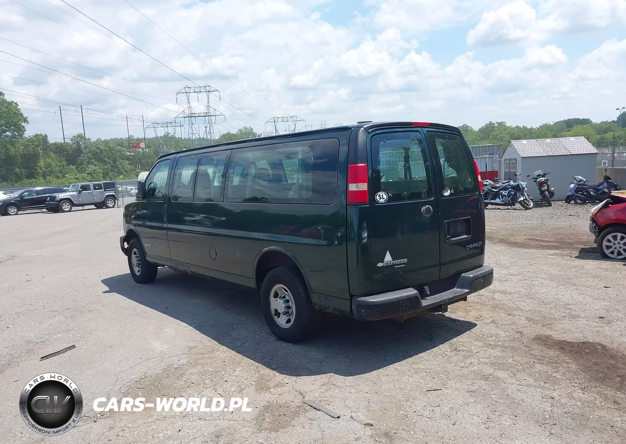 2005 Chevrolet Express VIN:1GAHG39U851214167 - 3