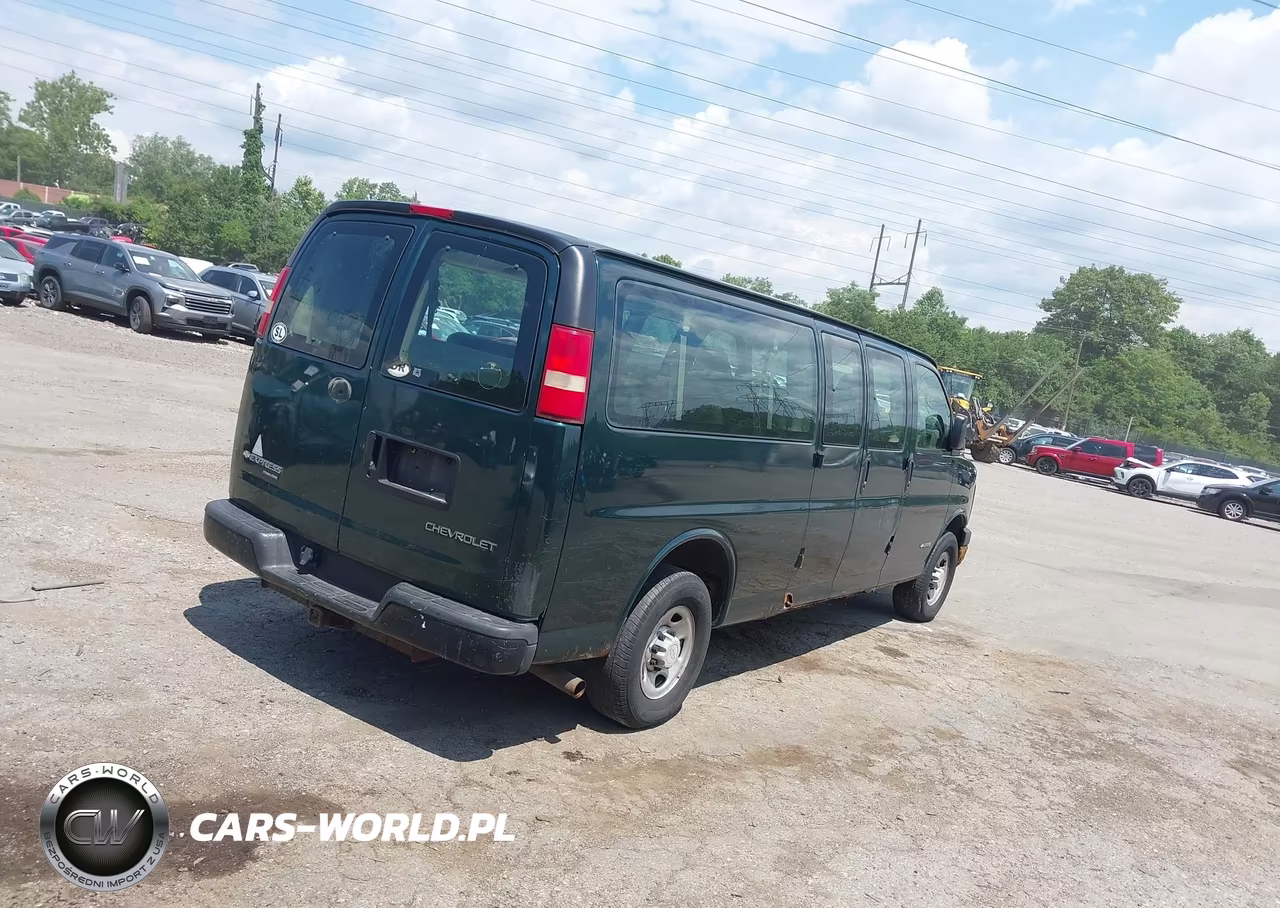 2005 Chevrolet Express VIN:1GAHG39U851214167 - 4
