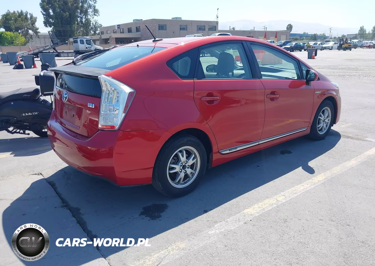 2011 Toyota Prius Three VIN:JTDKN3DU4B1364783 - 4