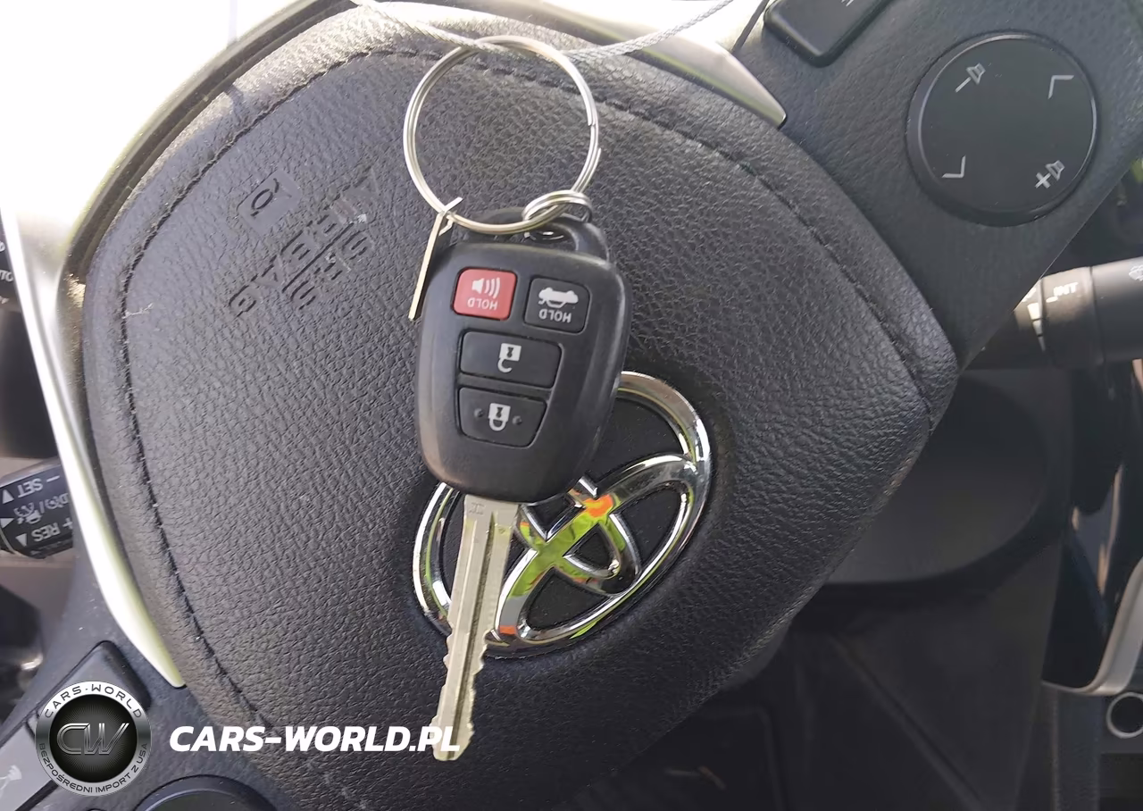 2017 Toyota Corolla Le VIN:5YFBURHE2HP633456 - 11