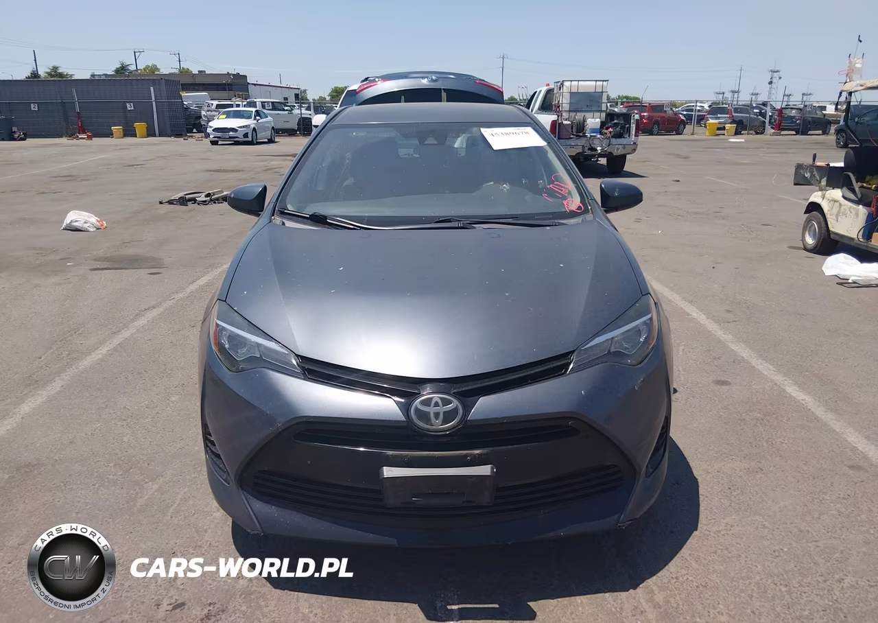 2017 Toyota Corolla Le VIN:5YFBURHE2HP633456 - 12