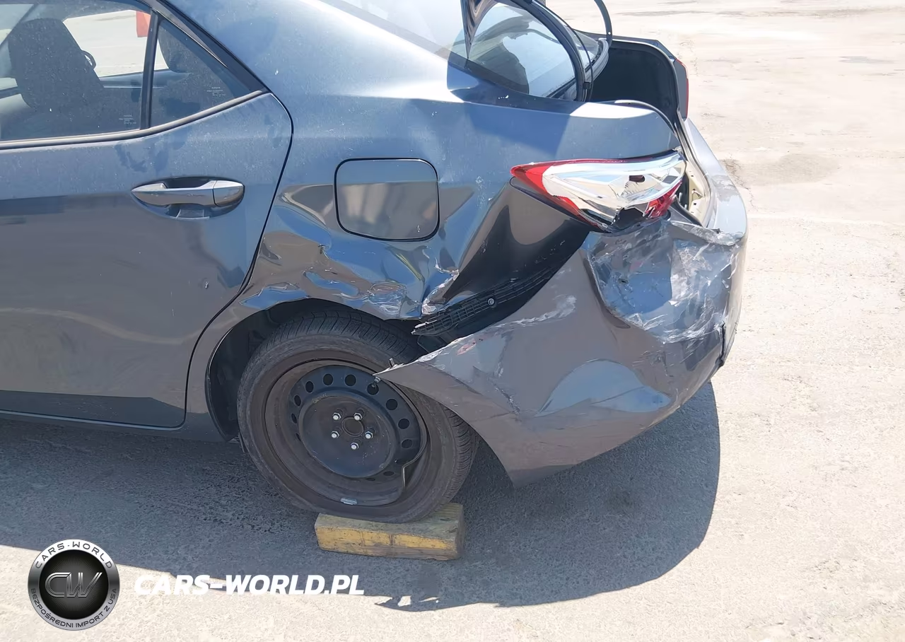 2017 Toyota Corolla Le VIN:5YFBURHE2HP633456 - 17