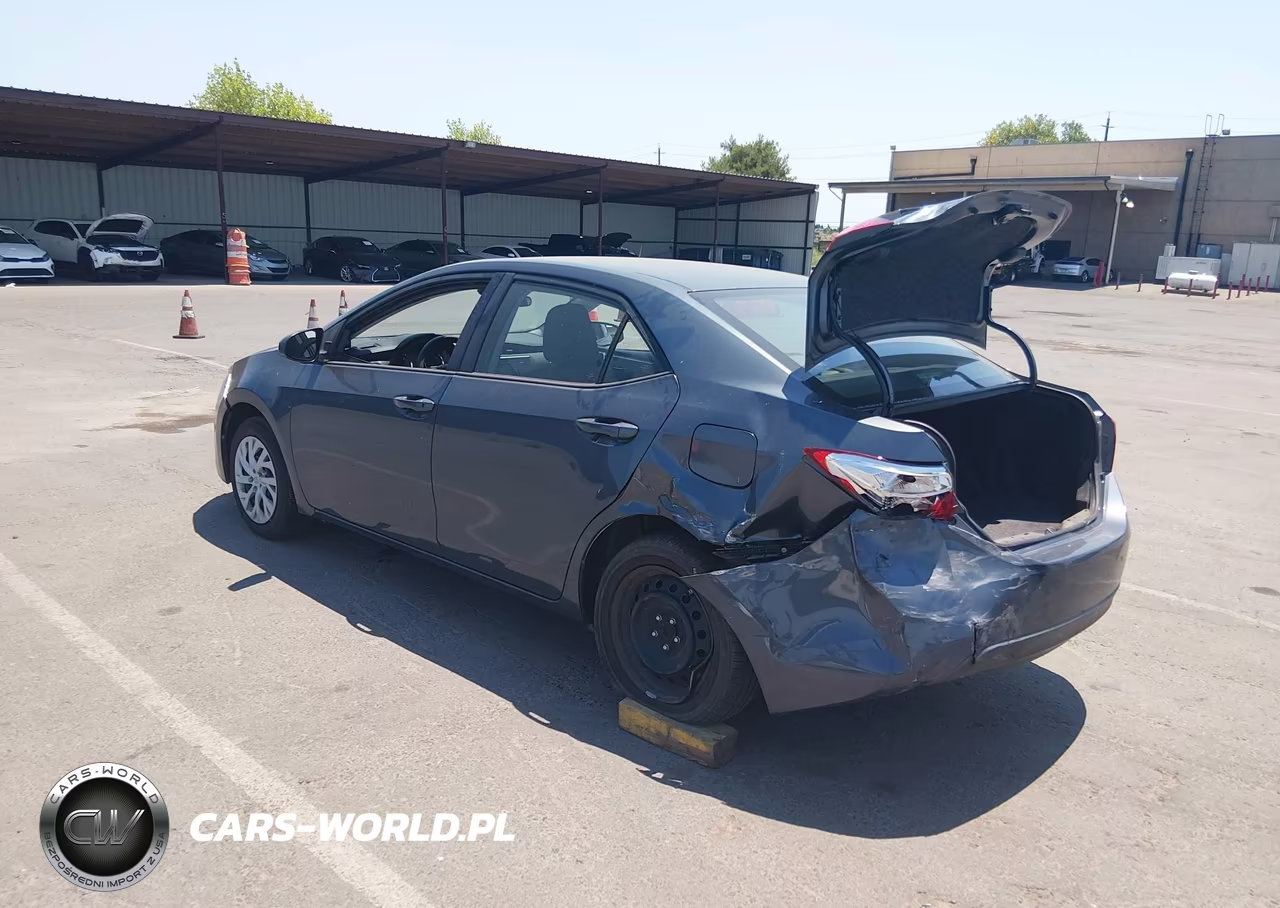 2017 Toyota Corolla Le VIN:5YFBURHE2HP633456 - 3