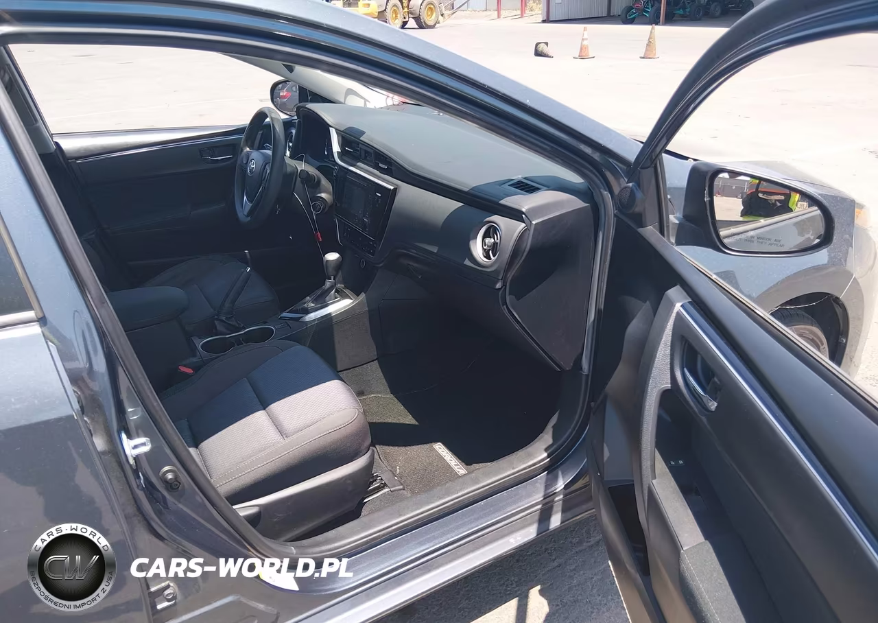 2017 Toyota Corolla Le VIN:5YFBURHE2HP633456 - 5