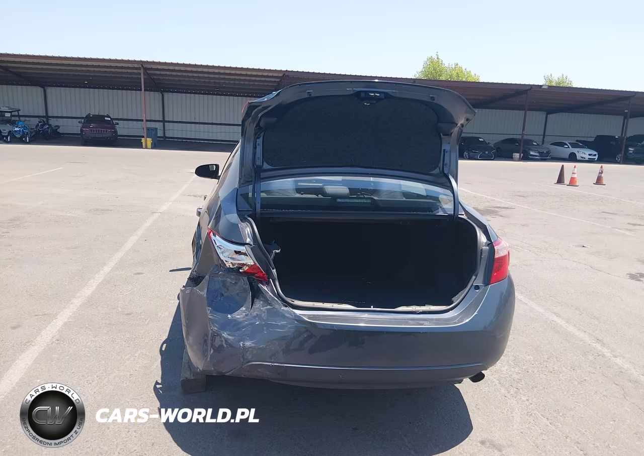 2017 Toyota Corolla Le VIN:5YFBURHE2HP633456 - 6
