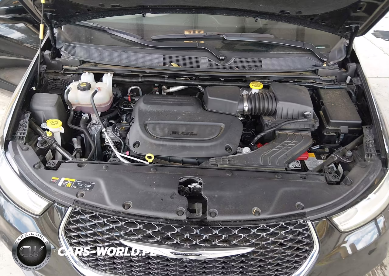 2024 Chrysler Pacifica Touring L VIN:2C4RC1BG5RR145827 - 10
