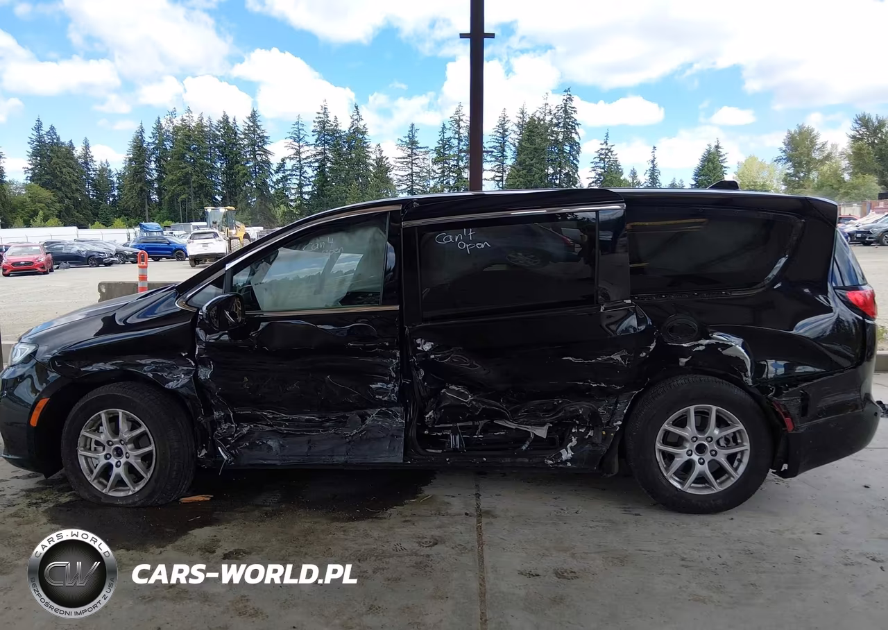 2024 Chrysler Pacifica Touring L VIN:2C4RC1BG5RR145827 - 15