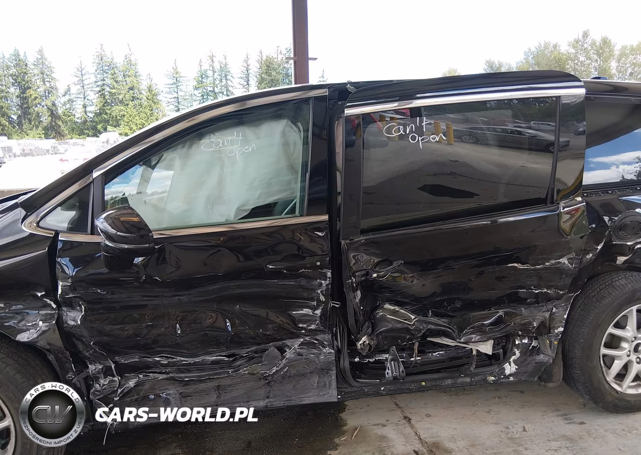 2024 Chrysler Pacifica Touring L VIN:2C4RC1BG5RR145827 - 6