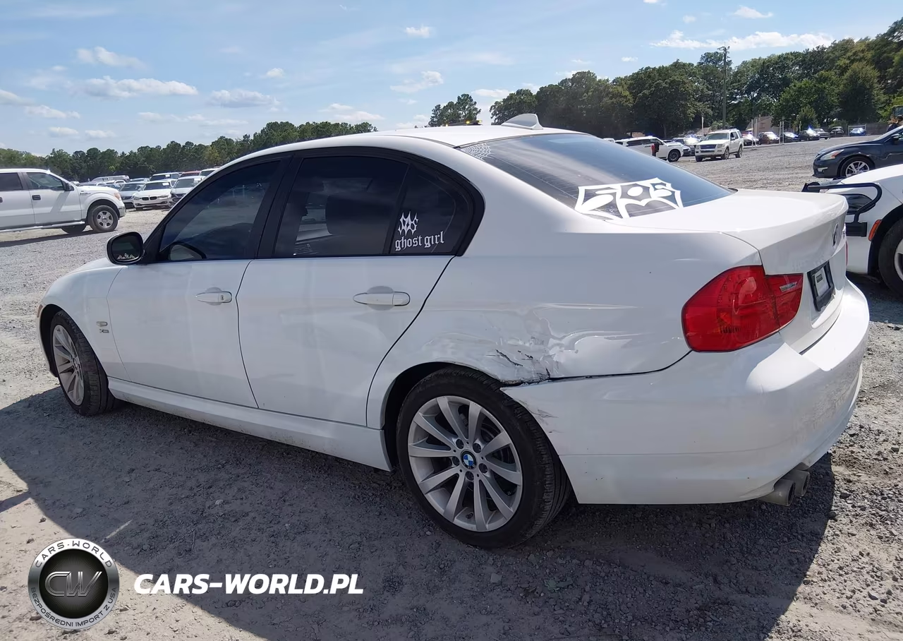 2011 BMW 328I xDrive VIN:WBAPK7G59BNN86669 - 3