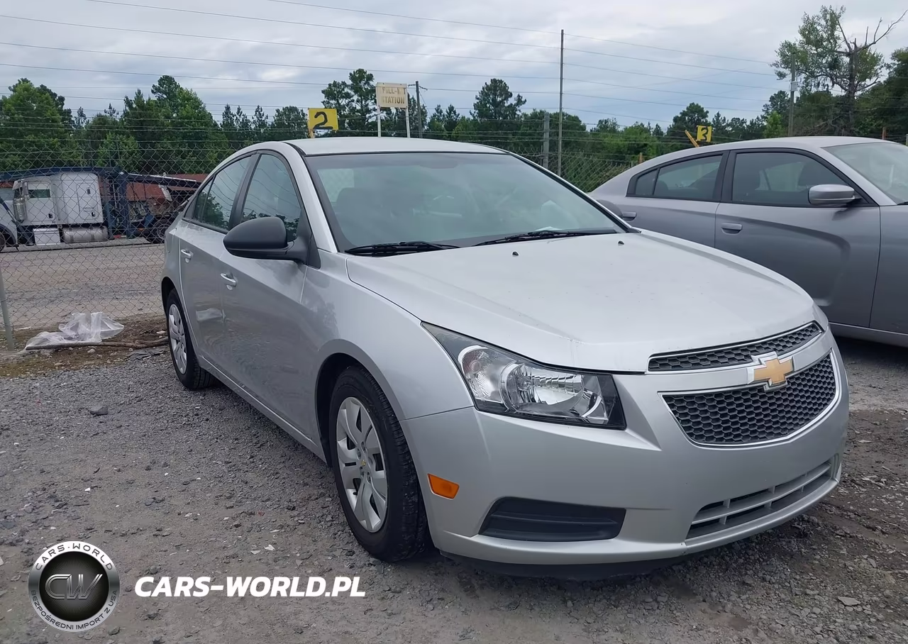 2014 Chevrolet Cruze Ls Auto – zdjęcie 1 z 11