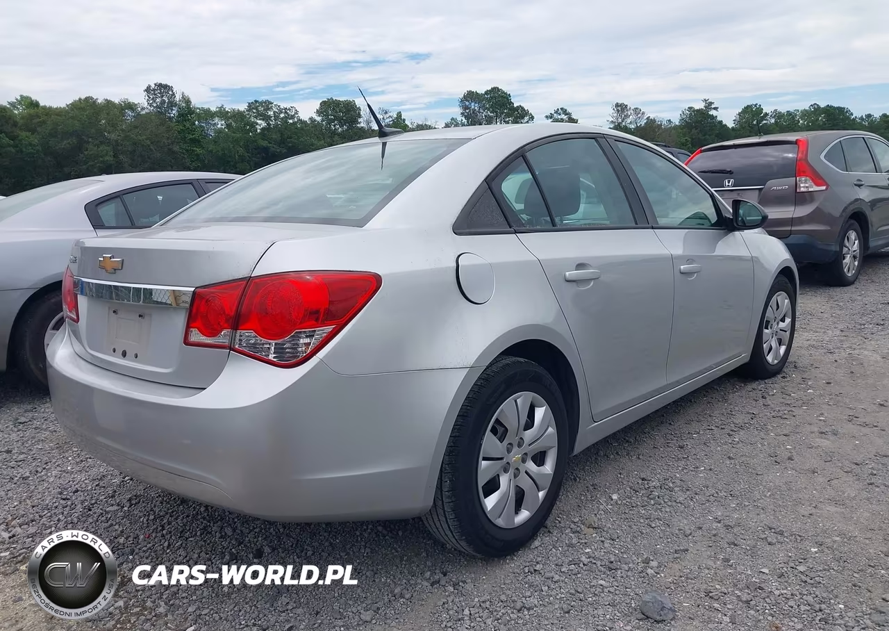 2014 Chevrolet Cruze Ls Auto VIN:1G1PA5SH5E7318571 - 4