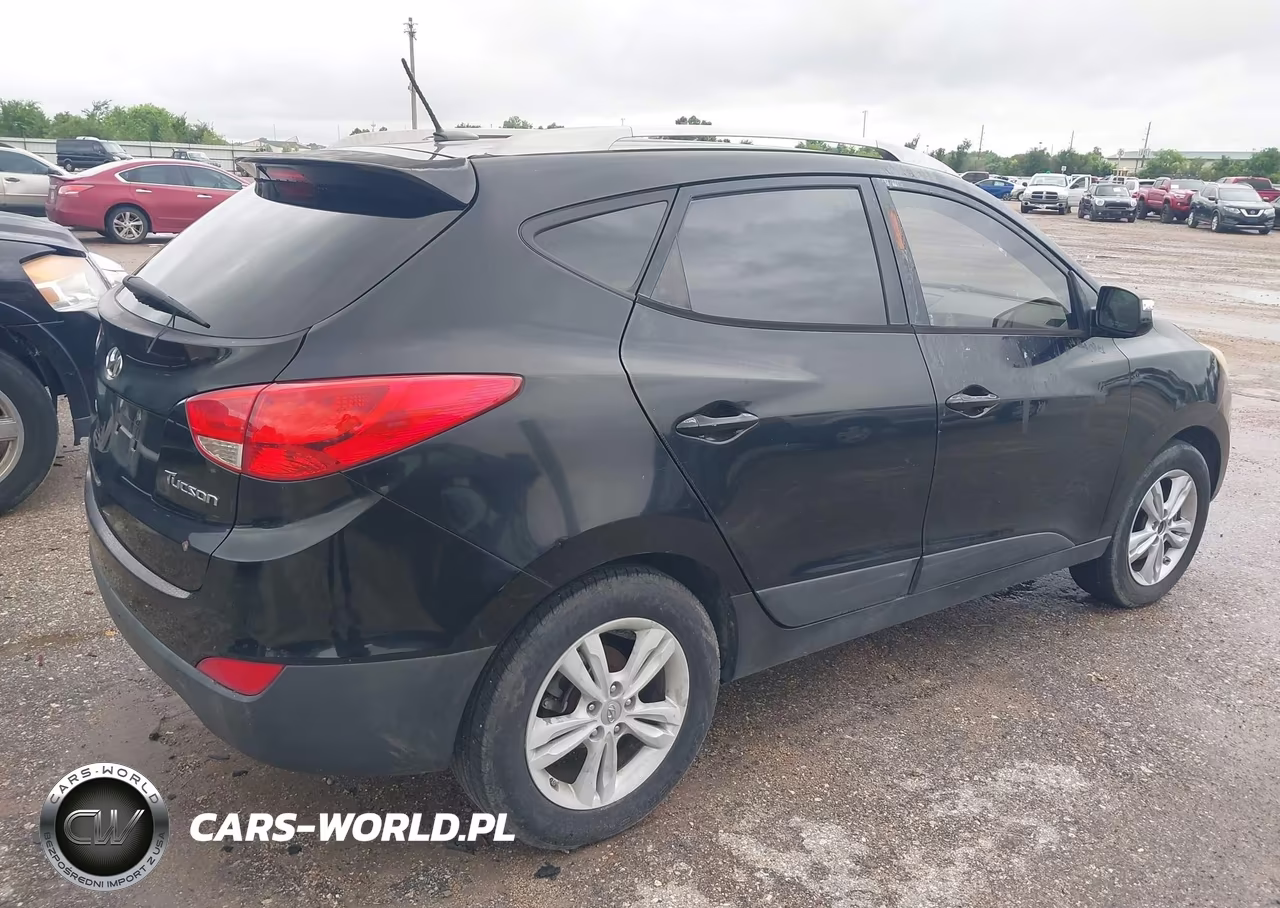 2012 Hyundai Tucson Gls VIN:KM8JU3AC4CU379046 - 4
