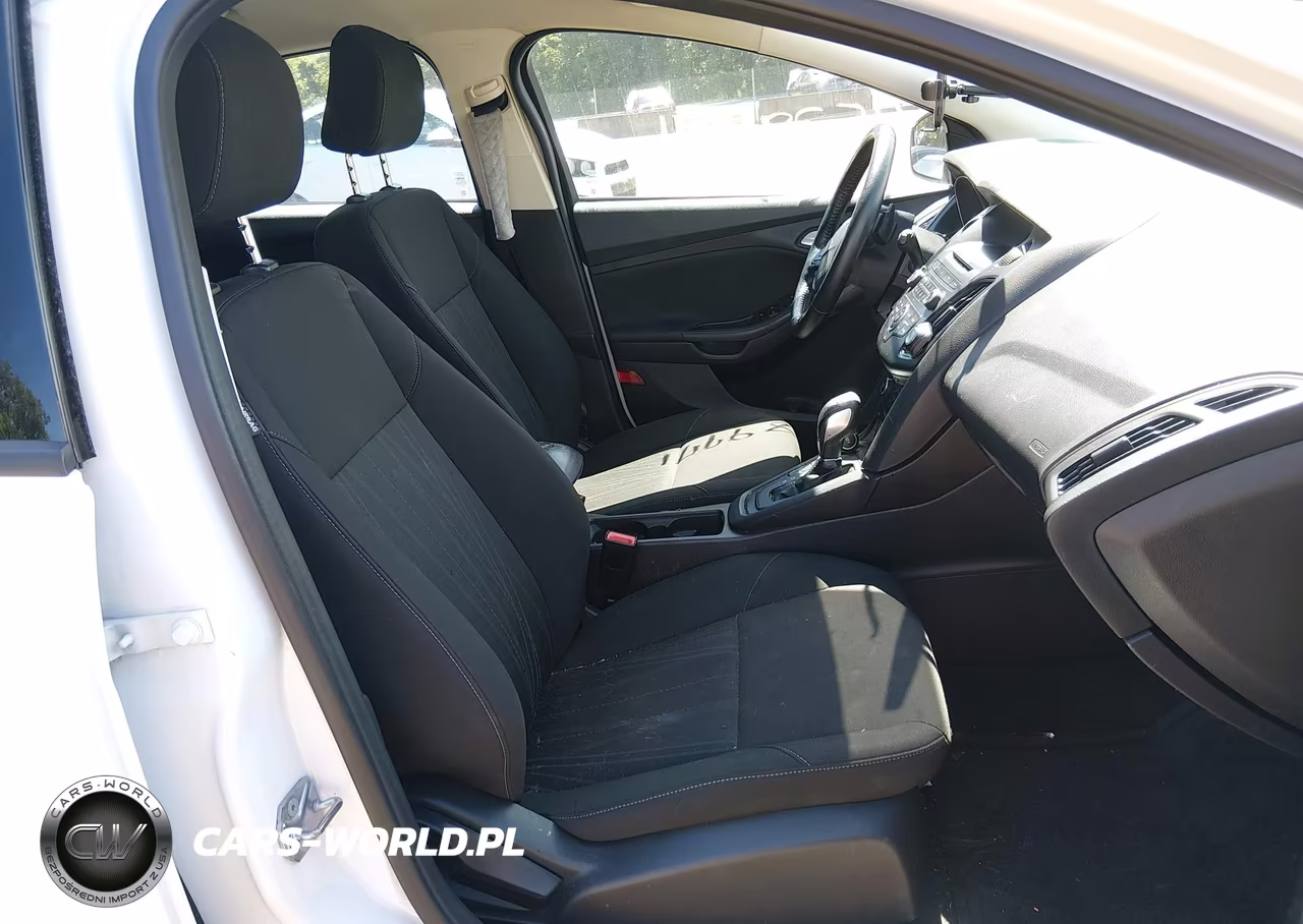 2015 Ford Focus Se VIN:1FADP3K20FL228574 - 5