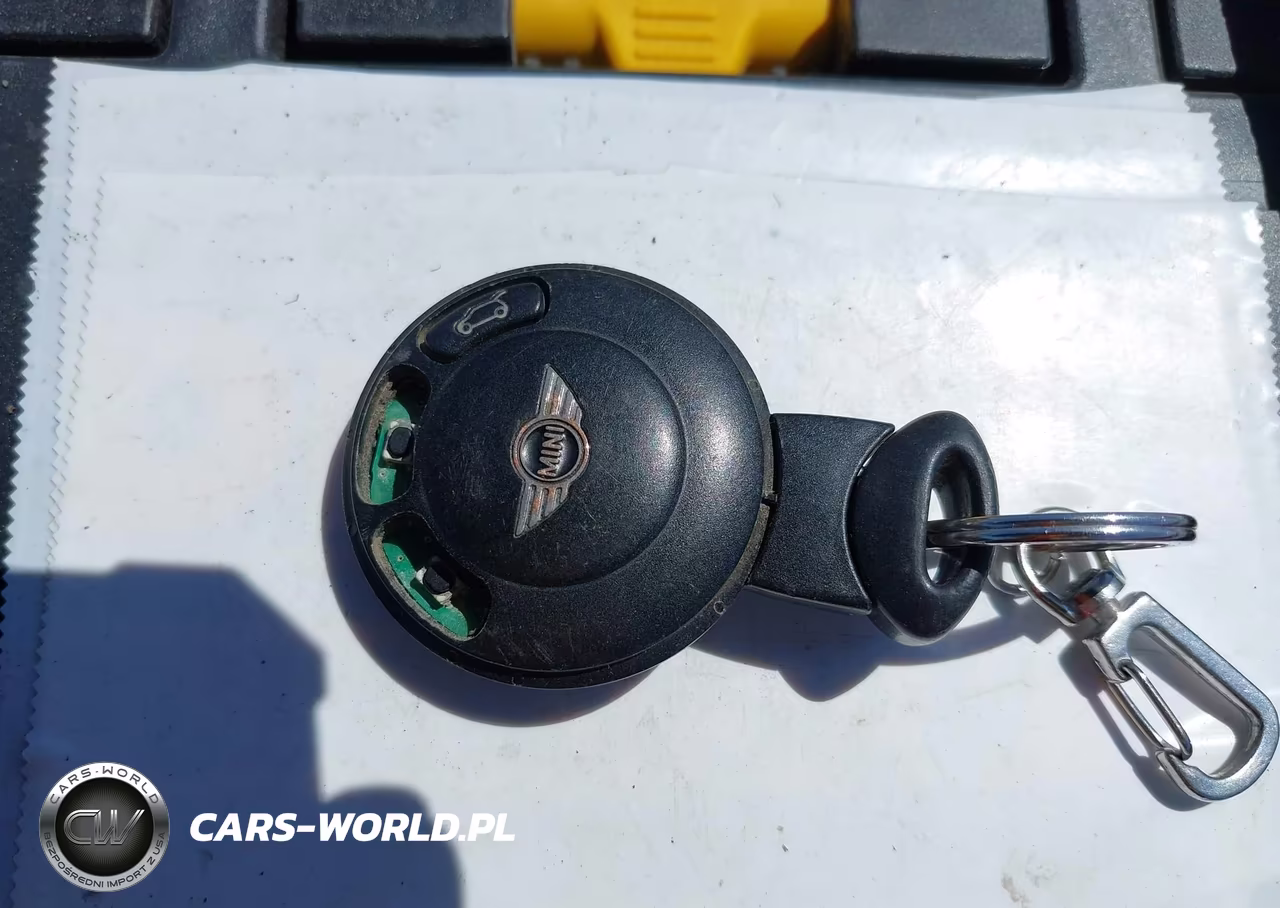 2008 Mini Cooper S VIN:WMWMF73528TV33166 - 11