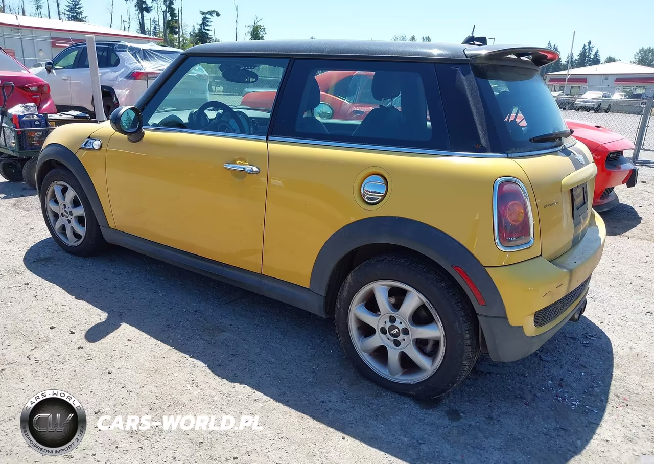 2008 Mini Cooper S VIN:WMWMF73528TV33166 - 3