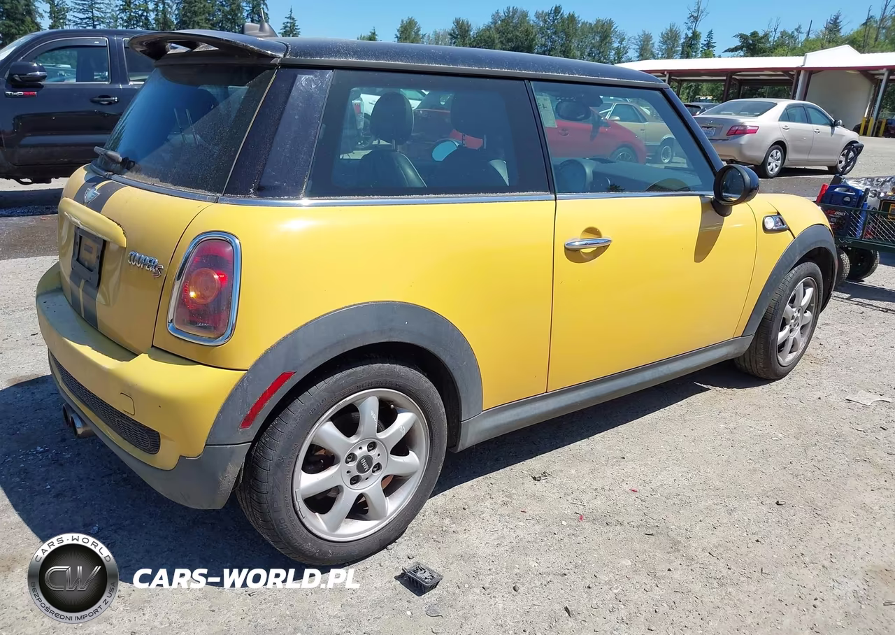 2008 Mini Cooper S VIN:WMWMF73528TV33166 - 4