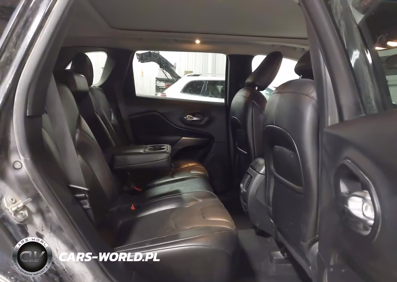 2020 Jeep Cherokee Limited 4X4 VIN:1C4PJMDXXLD575018 - 8