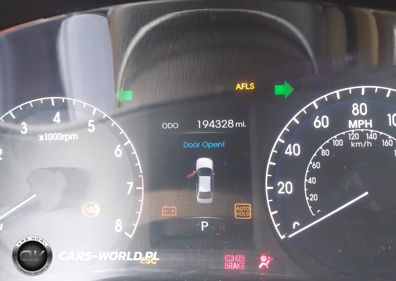 2012 Hyundai Genesis 3.8 VIN:KMHGC4DD8CU186244 - 7