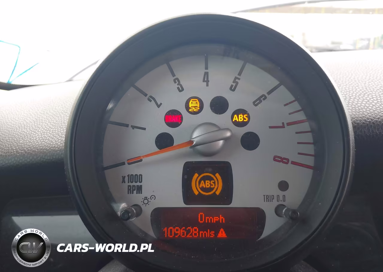 2011 Mini Cooper Clubman VIN:WMWZF3C54BTX82154 - 7