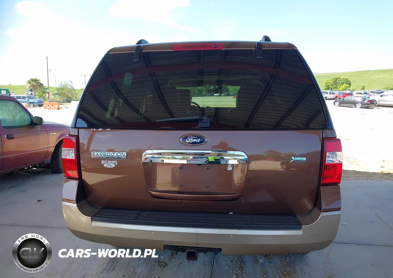 2011 Ford Expedition Xlt VIN:1FMJU1J50BEF54939 - 16