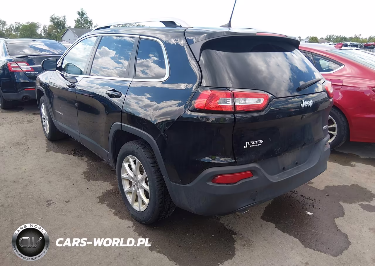 2018 Jeep Cherokee Latitude Plus Fwd VIN:1C4PJLLB4JD504121 - 3