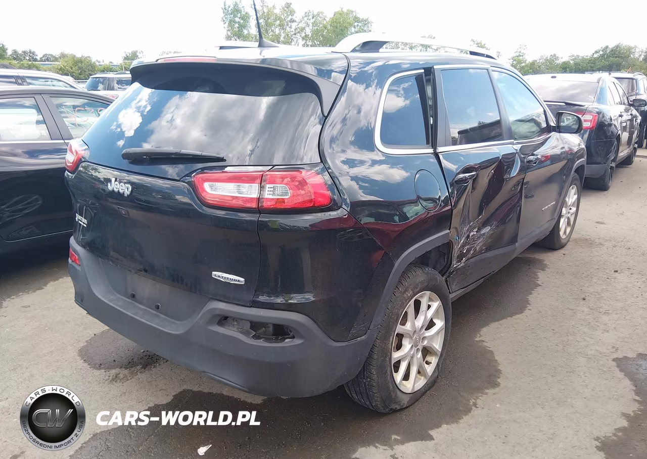 2018 Jeep Cherokee Latitude Plus Fwd VIN:1C4PJLLB4JD504121 - 4