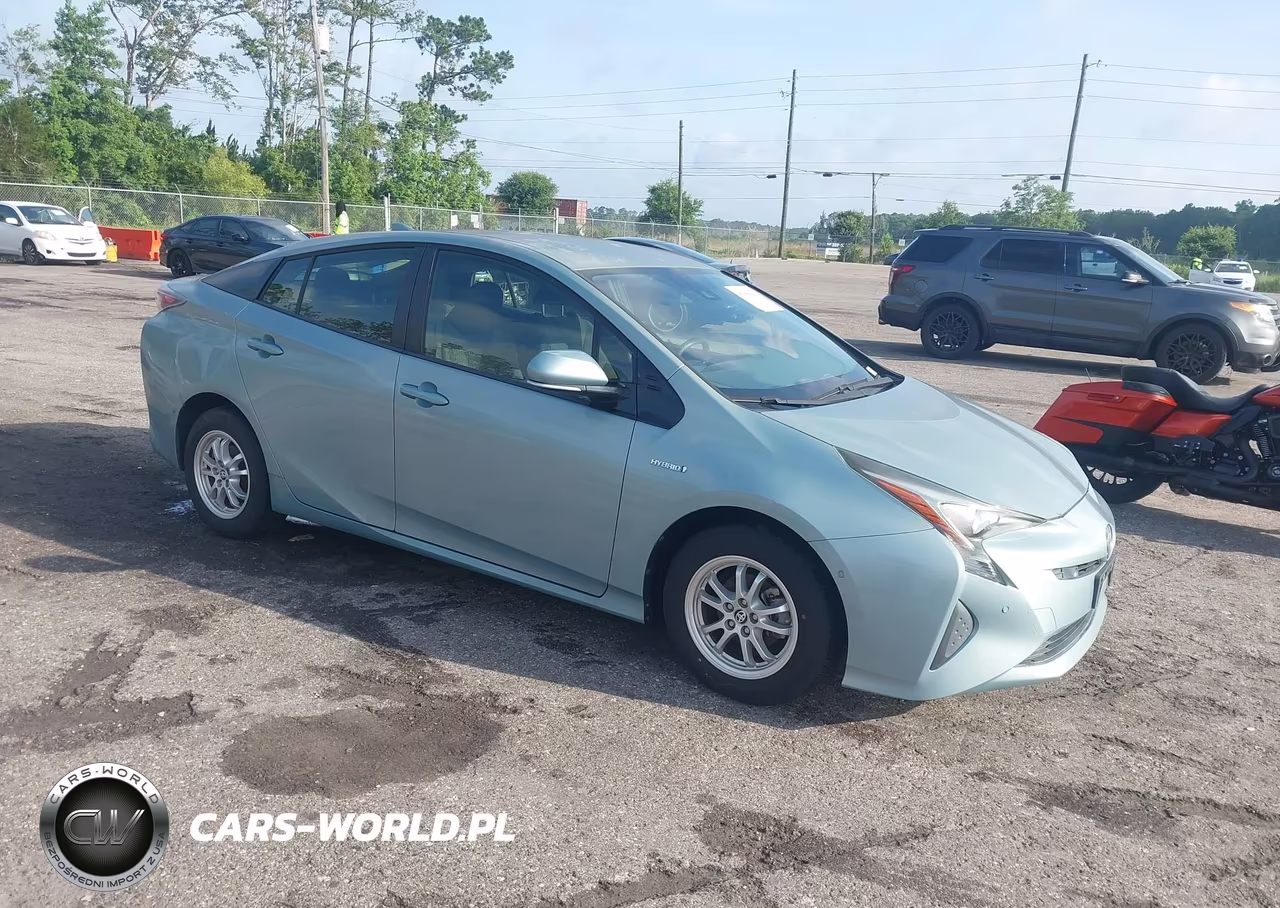 2018 Toyota Prius Three – zdjęcie 1 z 17