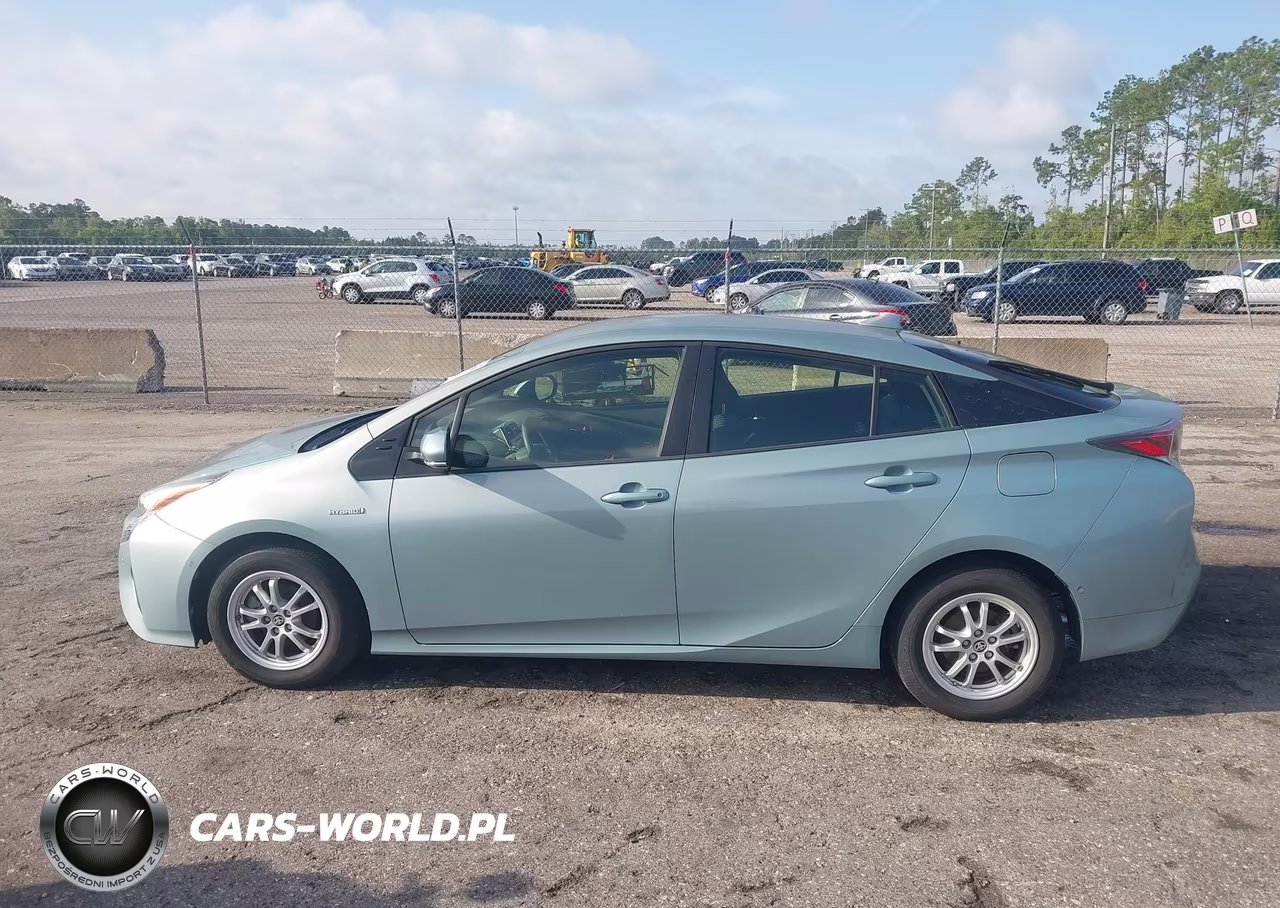 2018 Toyota Prius Three VIN:JTDKARFU9J3546476 - 14
