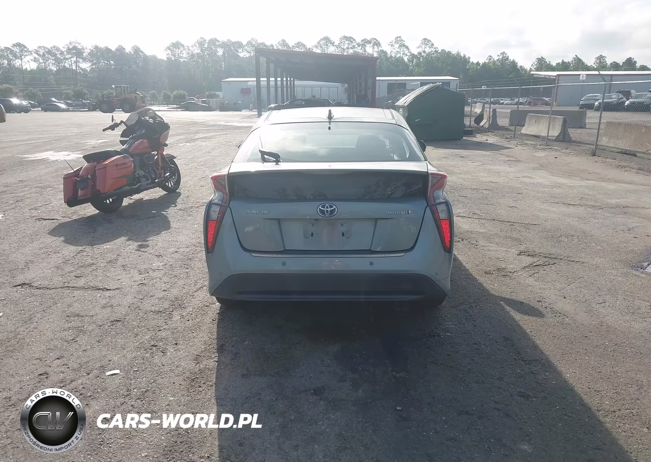 2018 Toyota Prius Three VIN:JTDKARFU9J3546476 - 16