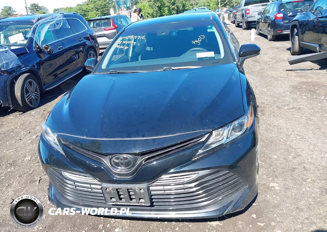 2018 Toyota Camry Le VIN:JTNB11HK5J3031760 - 12