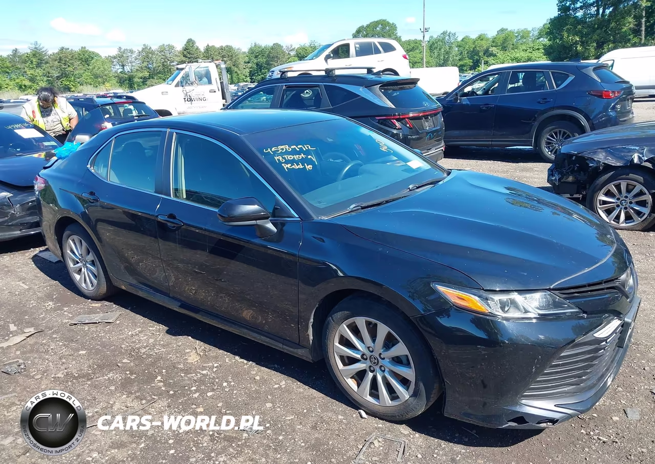 2018 Toyota Camry Le VIN:JTNB11HK5J3031760 - 13